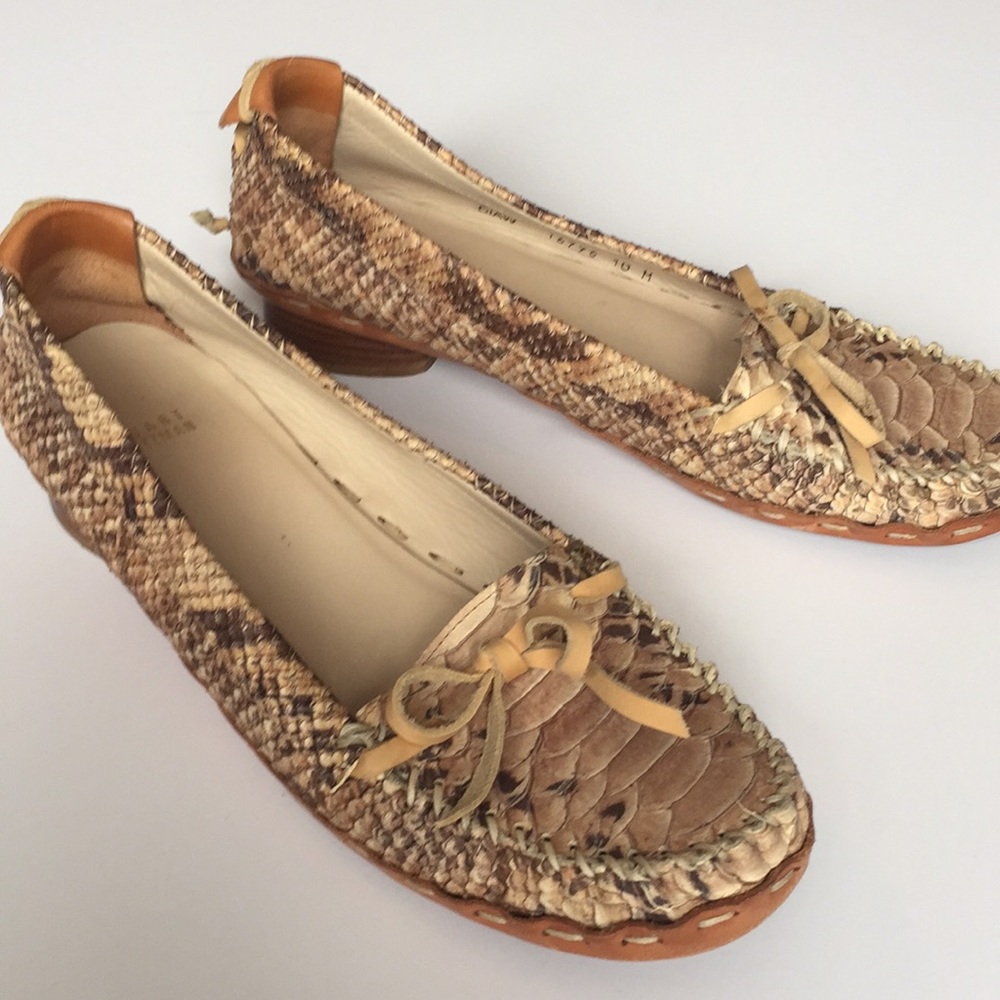 Staurt Weitzman snakeskin Loafers